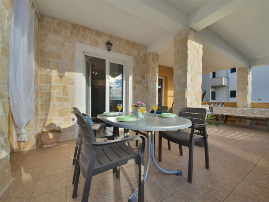 Stylish Exterior in the XXL Apartment