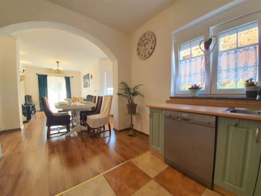 Apartment with Spacious Living Area Brodarica Sibenik